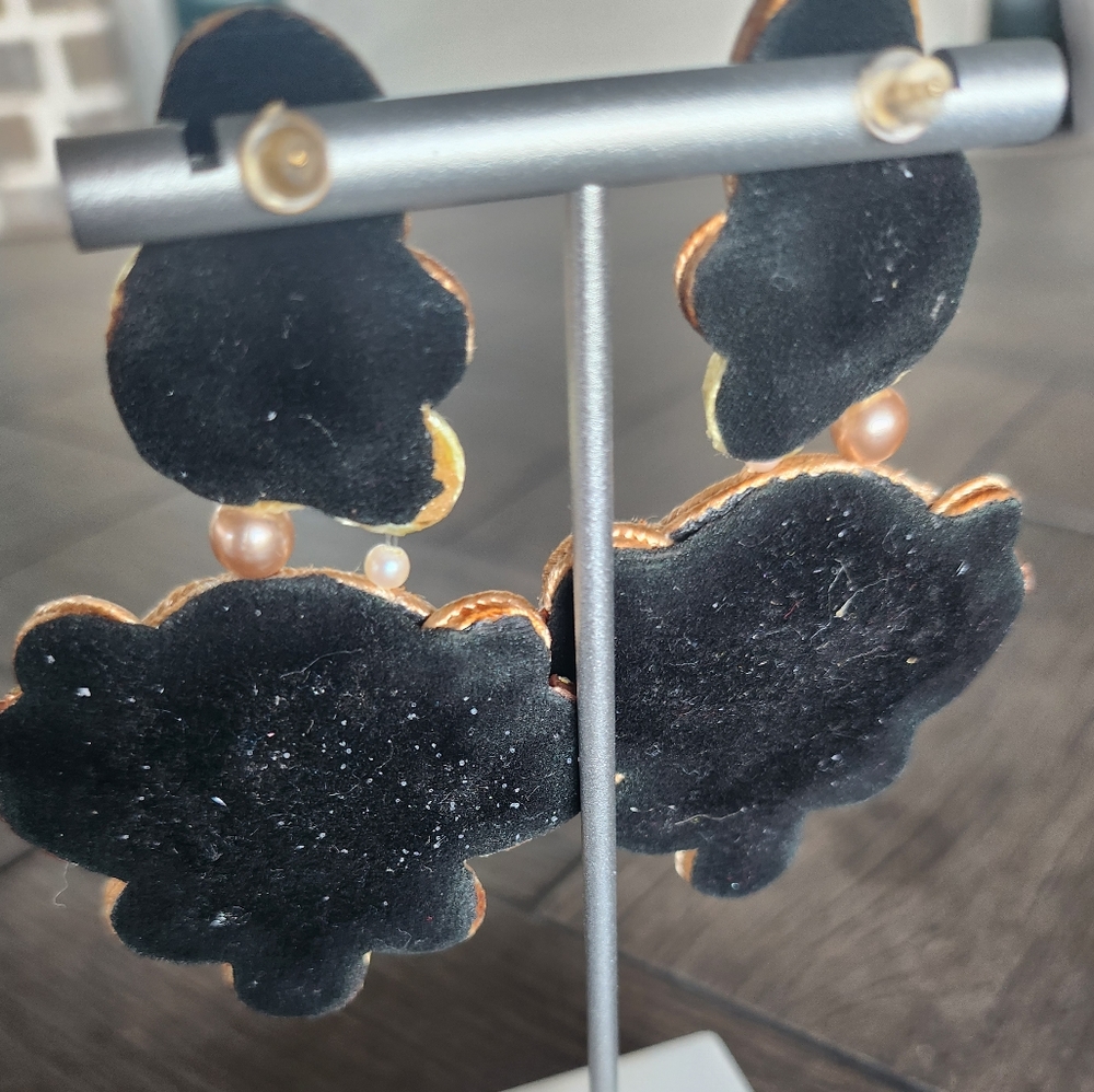 Earrings - Picture 12 of 16